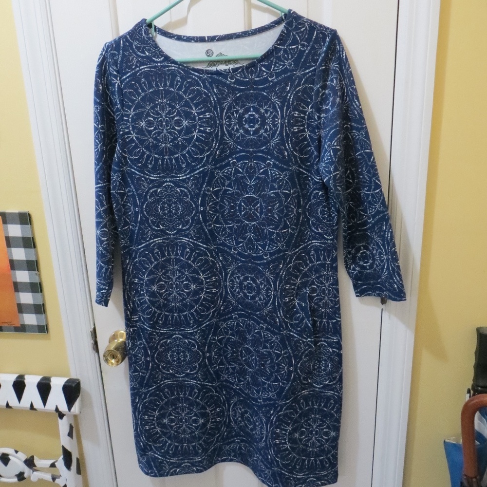 NEW! Sahalie dress sz. M navy Mandala print, A-line, ¾ sleeves